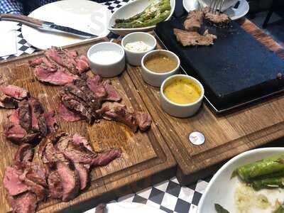 Pini Grill & Delikatesy