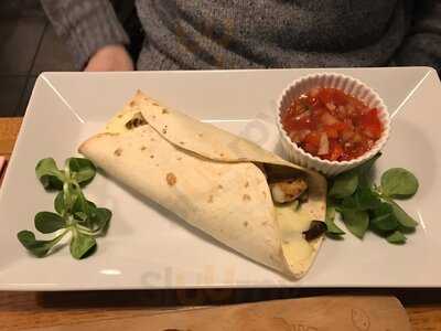 PÓŁ Żartem PÓŁ Serio Bistro