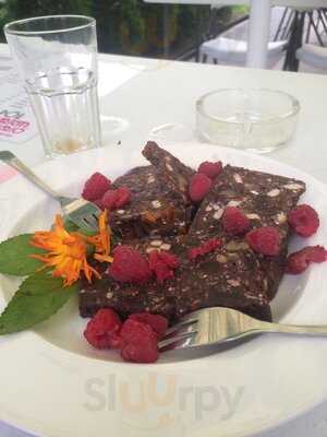 PÓŁ Żartem PÓŁ Serio Bistro