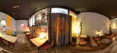 Klubokawiarnia Tam I Z Powrotem