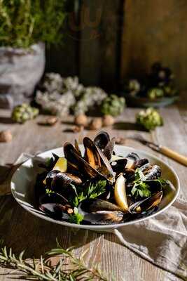 Calabria Trattoria Pizzeria