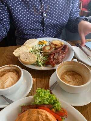 Labour Cafe Deli & Co-working