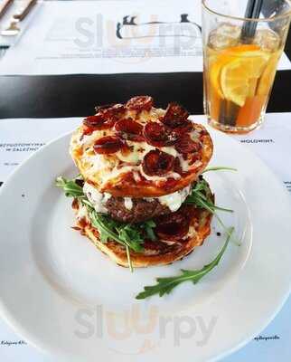 Bydło I Poidlo Meat-ing Place