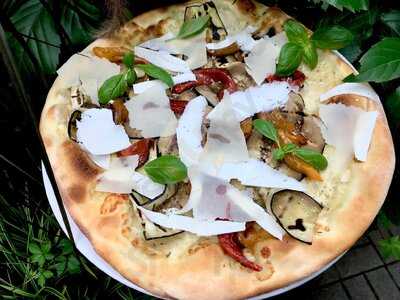 Trattoria Casa Mia & Mood Cafe