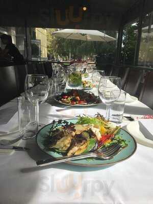 Trattoria Casa Mia & Mood Cafe