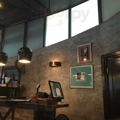 Trattoria Casa Mia & Mood Cafe