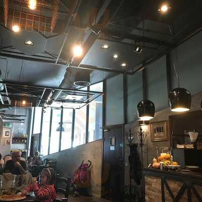 Trattoria Casa Mia & Mood Cafe