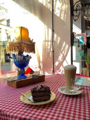 Stara Praga Kawiarnia I Antykwariusze