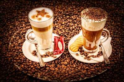 Stara Praga Kawiarnia I Antykwariusze