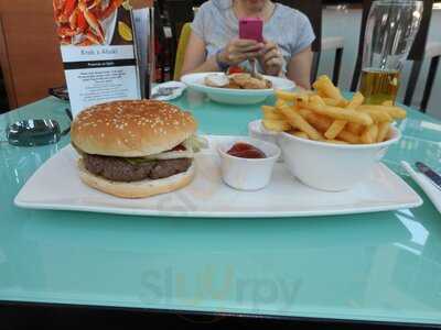 Pistaccio Lobby Bar & Lounge