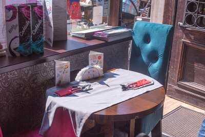 Old Town Restaurant - Ptaszek W Klatce