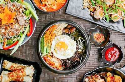 Viet Station - Chill & Eat