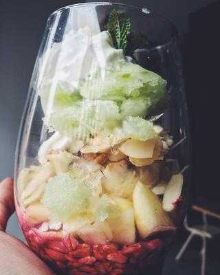 Naprzeciw Food & Drink