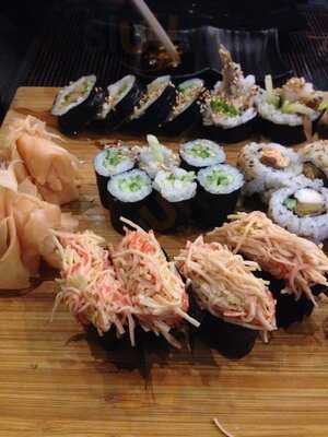 Kwitnąca Wiśnia Sushi