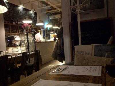 Dowoli Bistro & Cafe