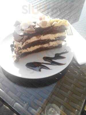 Dowoli Bistro & Cafe