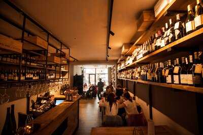 Dwa Przez Cztery Winebar