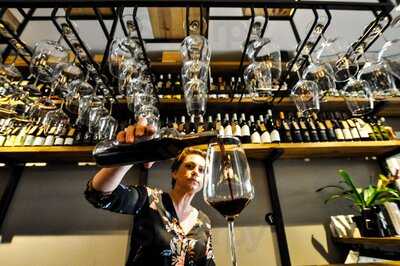 Dwa Przez Cztery Winebar