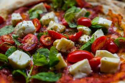 Amore Vero Italian Restaurant Pizzeria & Cocktail Bar