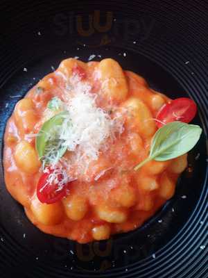 Pera Trattoria Italiana