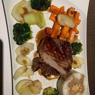 Tanoshii Japanese Restaurant & Sushi Bar