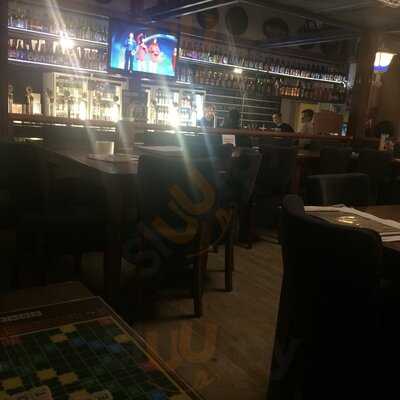 Kandelabry Premium Pub