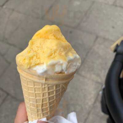 Deker Patissier & Chocolatier