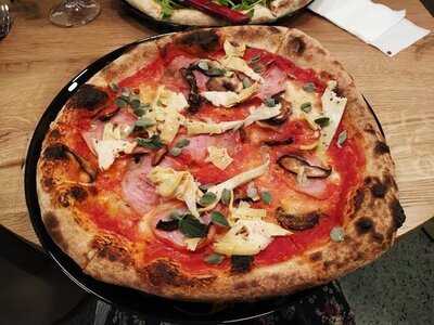 Przyjemność Pizza I Szprycer