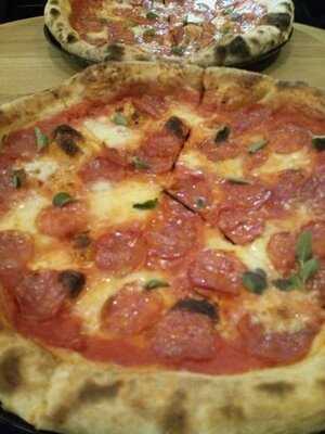 Przyjemność Pizza I Szprycer