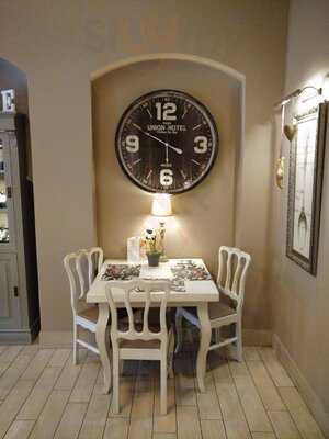 Margerita Restaurant & Pizza