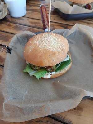 #zjedzburgera (bema)