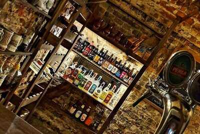 Runa Game Cafe & Pub