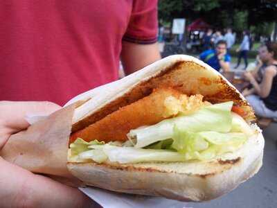 Bratwursty Bar & Gril