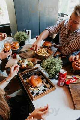 Teddy's Burger N'bar