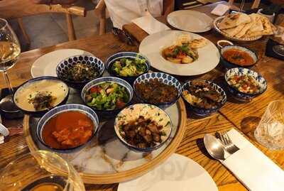 Leila Mezze & Lounge
