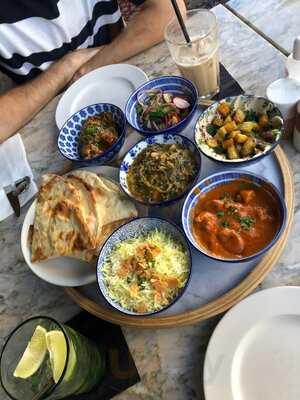 Leila Mezze & Lounge