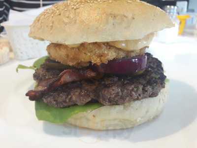 Burger Stacja - Świat Burgera