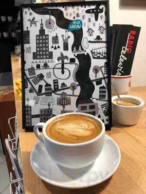 Kawiarnia Księgarnia Radio Telewizja