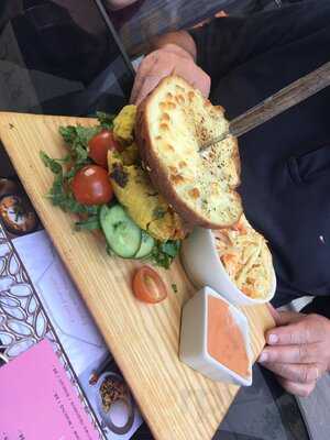 Meating Room Coctail Bar & Restaurant