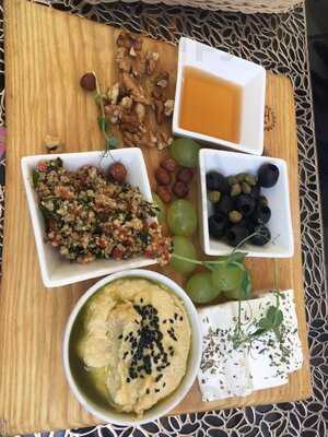 Meating Room Coctail Bar & Restaurant