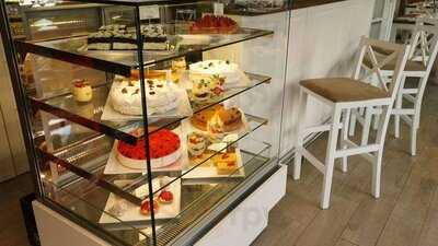 Tymczasem Restauracja & Kawiarnia