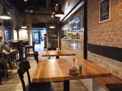 Stacja Wawer Food And Wine