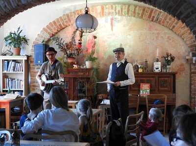 Księgarnia Cafe - Klub Między Wierszami