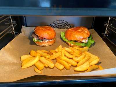 Just Derbi Pub & Restaurant