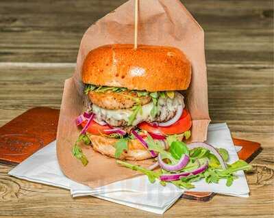 Chono Lulu Bistro & Bar