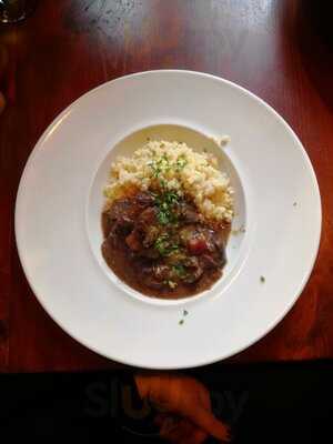 CoŚ Na ZĄbkowskiej