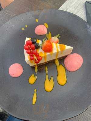 Ta'am Restaurant & Cocktail Bar