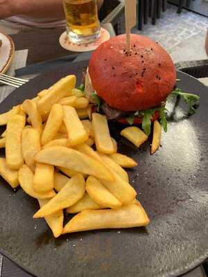 Ta'am Restaurant & Cocktail Bar