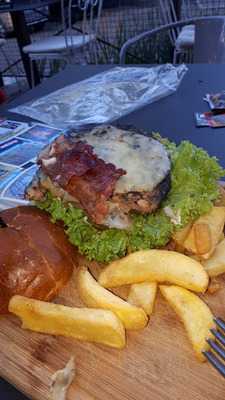 100% MiĘsa-meat Bistro