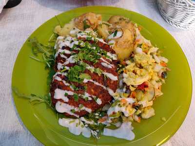 Wawel Falafel & Hummus